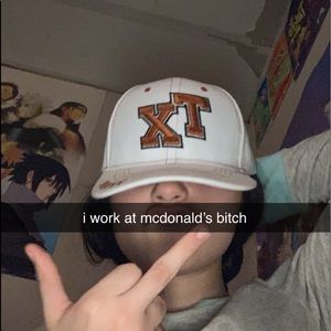 Meet your Posher, Clarissa